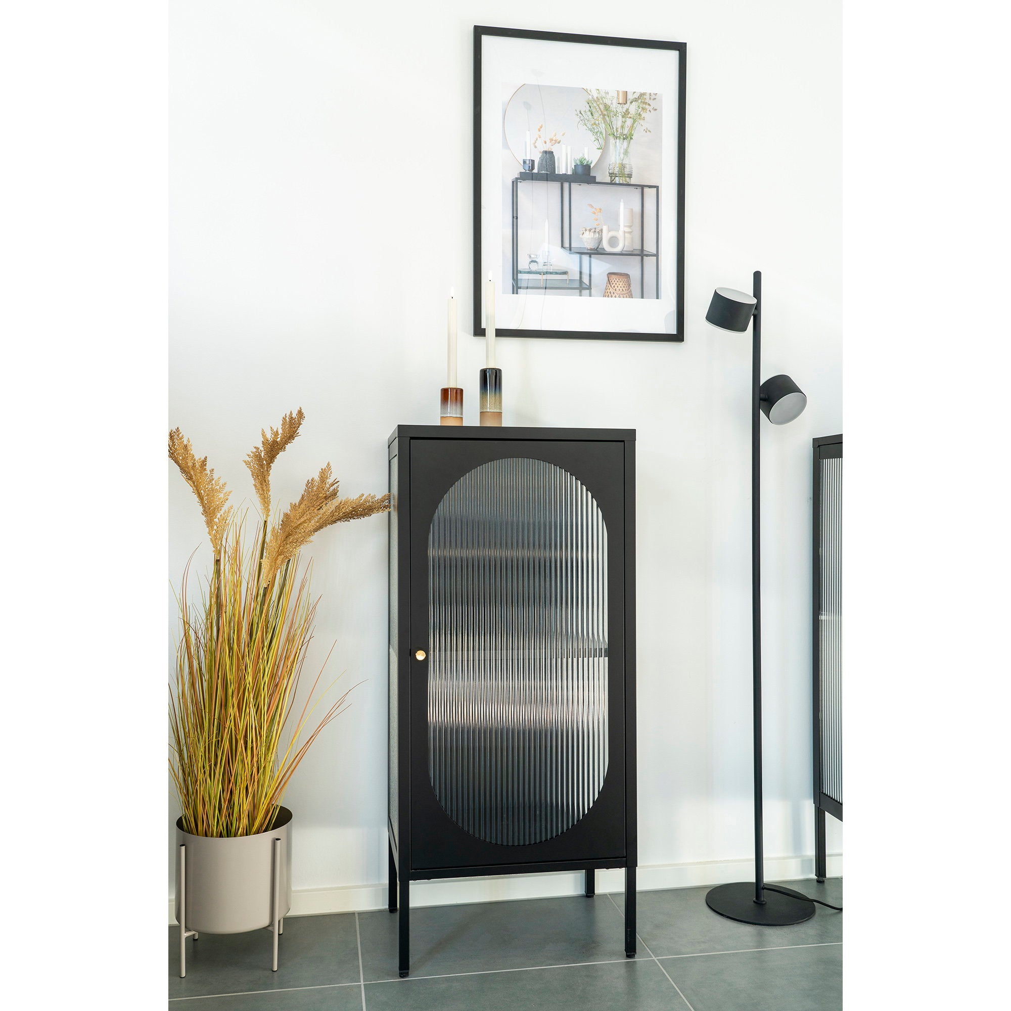 Adelaide Vitrinekast - Vitrinekast met 1 geribbeld glazen deur, staal, zwart 50x35x110 cm