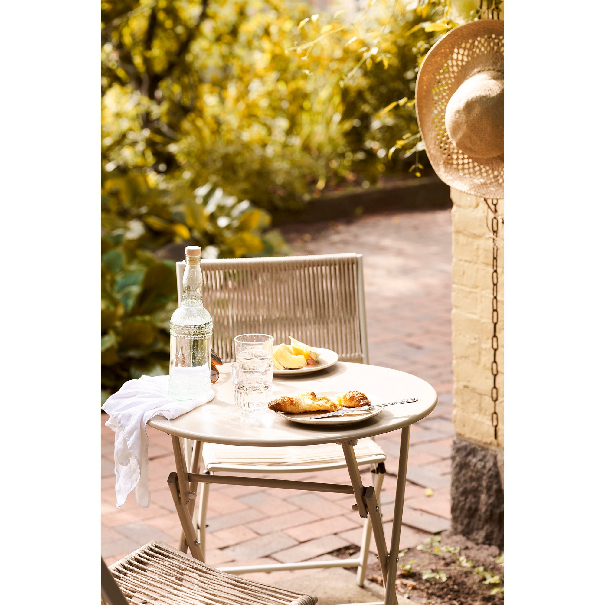 Arcas Bistroset - 2 stoelen en 1 tafel, polyester/staal, taupe