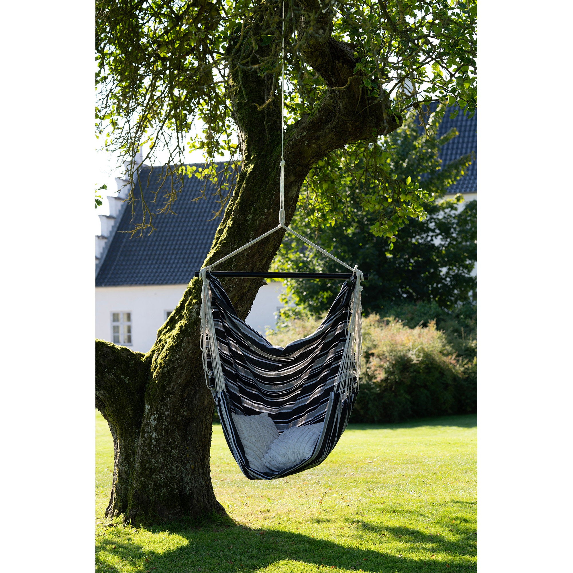 Lamia Hangstoel - Polyester/katoen, larikshout, zwart/grijs/wit
